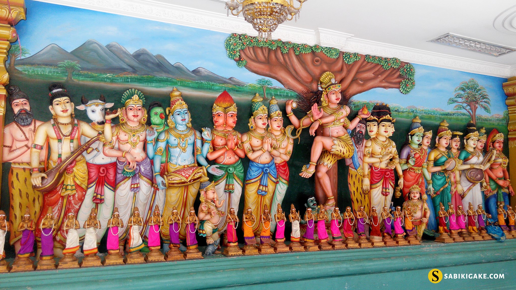 Dewa- dewi di Kuil Hindu Sri Mahamariamman Temple